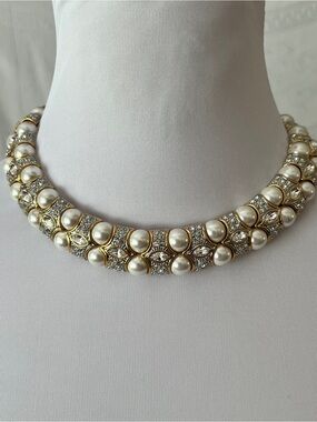 Luxurious Wedding Bridal Pearl and Crystal Statement Necklace